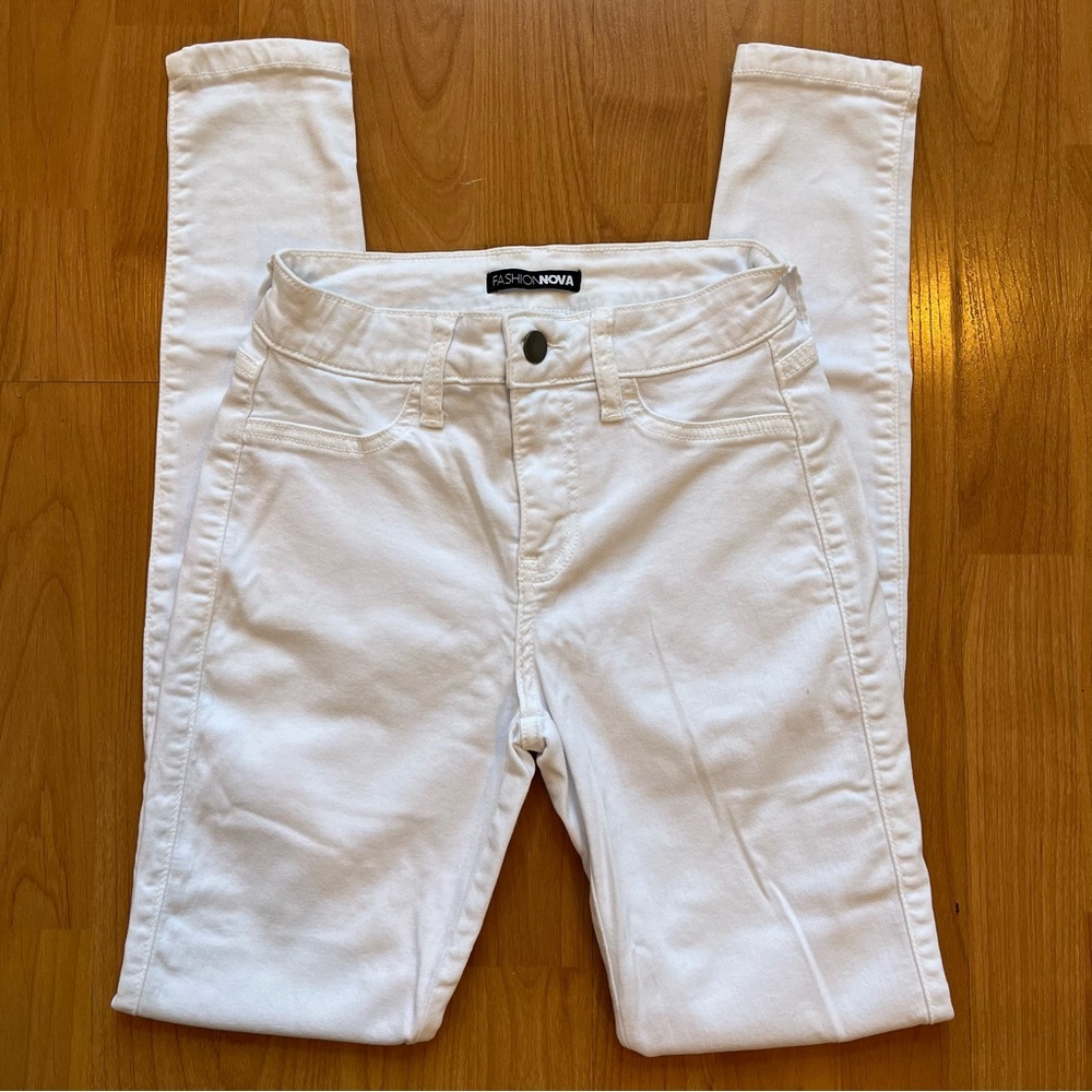 Fashion nova white skinny jeans